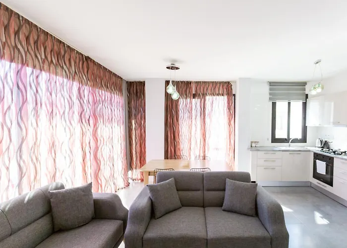 Centre Templos By Holidaykeys Kyrenia (Northern Cyprus)